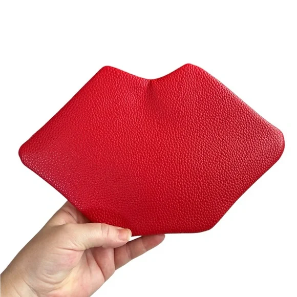 SALE Bouffants & Broken Hearts Sephora Berry Kissable Brush Set Ltd Edition NWT - Picture 3 of 10